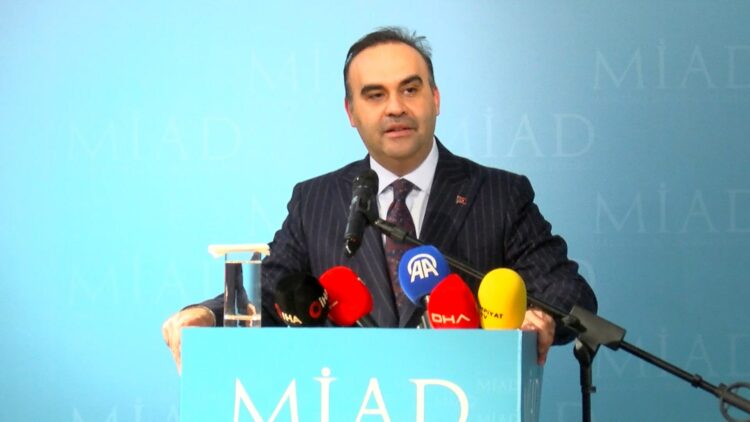 Bakan Kacır: Cephede güçlü değilseniz masada da güçlü olamazsınız