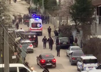 Düzce'de silahlı kavga: 2’si silahla 3 yaralı