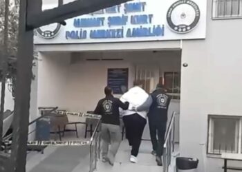 İzmir'de çeşitli suçlardan aranan 165 şüpheli yakalandı