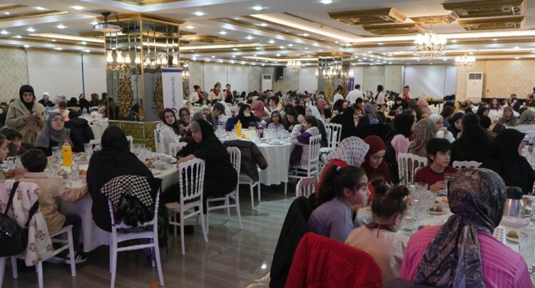 İyilik Derneği’nden Dünya Yetimler Günü’ne özel iftar yemeği