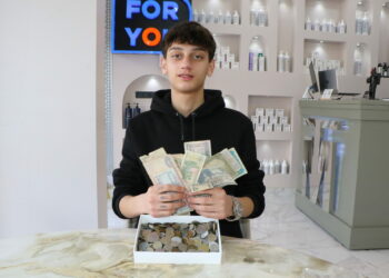 Eski para koleksiyoncusu dedesinden kalan emanetle tarihi yaşatıyor