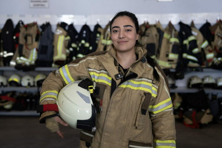 Diyarbakır’ın kadın itfaiyecilerinden Helin: Yapamayacağımı düşünenler şimdi gurur duyuyor