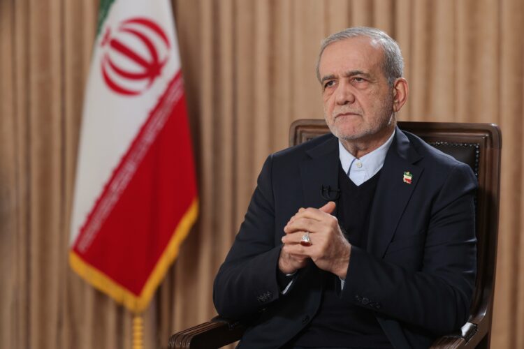 İran Cumhurbaşkanı Pezeşkiyan: Ara buluculuk çabalarının muhatabı çatışmayı başlatanlardır