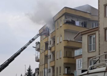 Ocakta unutulan yemek yangına yol açtı