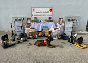 Sakarya'da kaçak tütün operasyonu: 3 gözaltı
