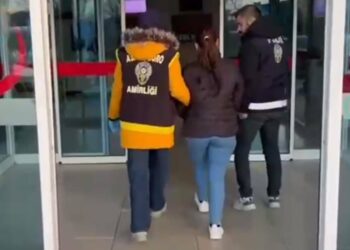 34 yıl 11 ay hapis cezasıyla aranan firari hükümlü, yatak altındaki gizli bölmede yakalandı