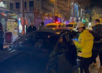 Kadıköy’de trafik ve asayiş uygulaması; makas atan sürücüye 90 bin lira ceza