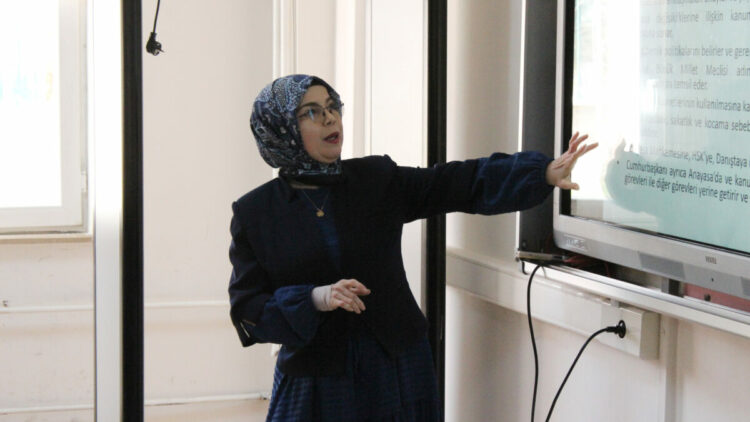 Doğuştan bedensel engelli Tuğba, azmiyle önce memur sonra öğretmen oldu