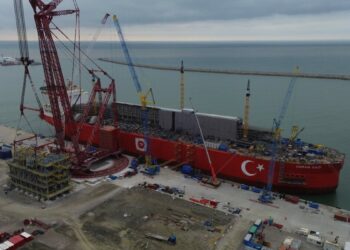 Osman Gazi yüzer üretim platformuna 2,5 tonluk modül entegre edildi