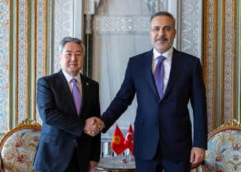 Bakan Fidan, Kırgızistan Dışişleri Bakanı Ceenbek Kulubayev ile bir araya geldi