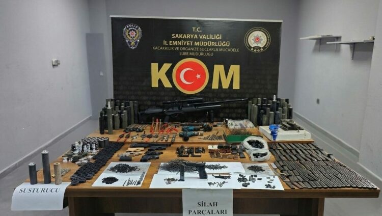 Sakarya’da 'uyuşturucu ve silah ticareti'ne 2 tutuklama