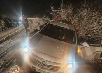 Diyarbakır’da kar yağışı kazalara yol açtı