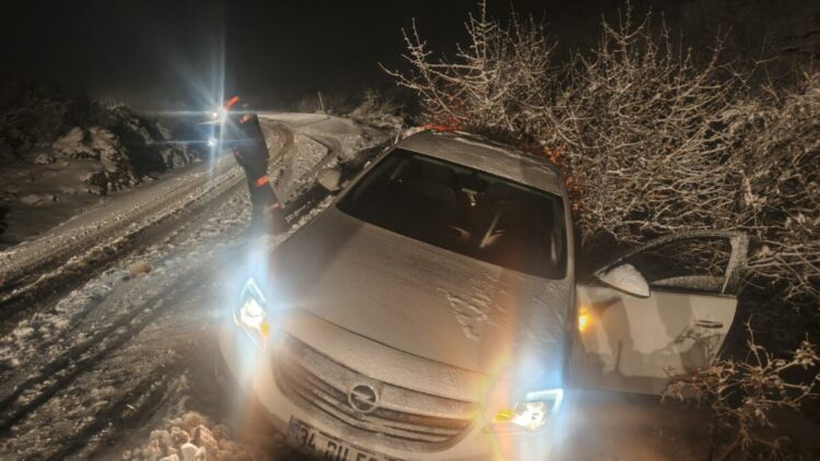 Diyarbakır’da kar yağışı kazalara yol açtı