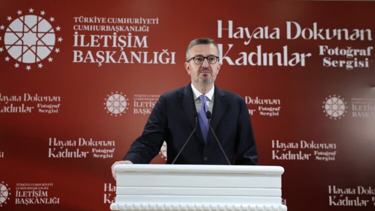 İletişim Başkanı Duran, ‘Hayata Dokunan Kadınlar’ fotoğraf sergisinin açılışında konuştu