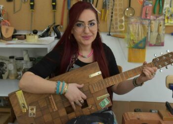 Türkiye’nin ilk diplomalı kadın kanun ustası: Gurur duyuyorum