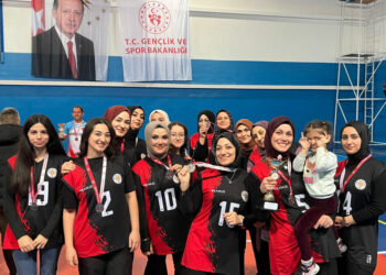 Kurduğu voleybol takımıyla kadınların sosyalleşmesine katkı sağlıyor