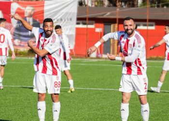 Ayvalıkgücü seriye taktı