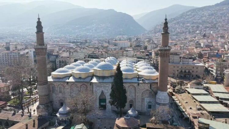 627 yıllık Ulu Cami'ye 2'nci mahya: 'Zekat berekettir'
