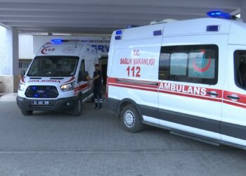 Oğlunu bıçaklayanı av tüfeğiyle vurarak öldürdü