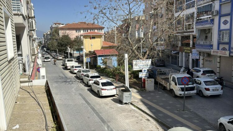 Manisa'da 3.9 büyüklüğünde deprem