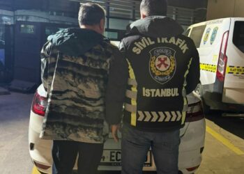 Maltepe’de trafikte bıçaklı 'Özür dileyeceksin' tartışması: 3 kişiye 542 bin lira para cezası