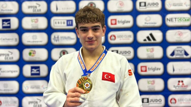Mustafa Berat Şimşek, Portekiz’de Avrupa Şampiyonu oldu