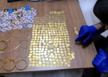Dolandırdığı kişiden aldığı yüklü miktarda altınla kaçarken yakalandı