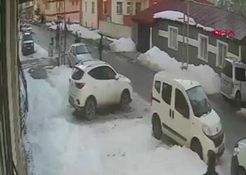 Kars’ta iftara dakikalar kala sokak kavgası: 2 yaralı
