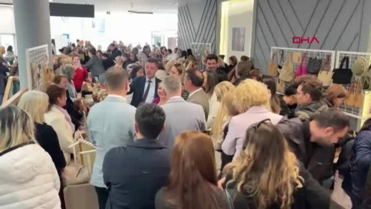Tekirdağ'da kadın merkezlerindeki kursiyerlerin el emeği ürünleri sergilendi