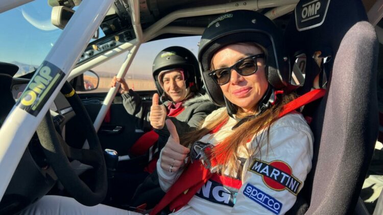Nevşehir’de 8 Mart  Dünya Kadınlar Günü'nde şalvarlı kadınlar co pilotluk yaptı