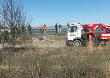 Afyonkarahisar’da yolcu indiren minibüse TIR arkadan çarptı: 11 yaralı