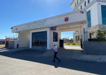 Diyarbakır’da akraba aileler arasında silahlı kavga: 1 ölü, 3 yaralı