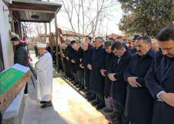 AK Parti'li Aksal'ın babası son yolculuğuna uğurlandı