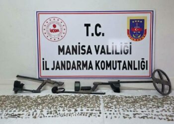 Manisa’da çok sayıda tarihi obje ve sikke ele geçirildi