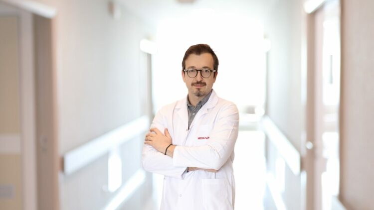 'Kolon kanserinden korunmak için 5-10 yılda bir kolonoskopi yapılmalı'