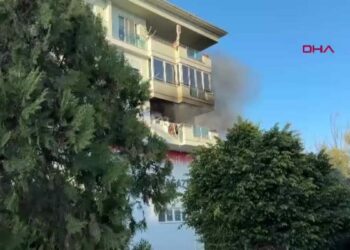 Daire yangında zarar gördü