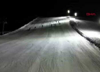 Bitlis’teki Kayak Merkezi’nde ilk kez gece kayağı heyecanı