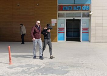 Cezaevi firarisi dolandırıcı saklandığı evde yakalandı