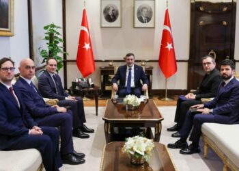 Cevdet Yılmaz, 4 ülkenin büyükelçileriyle bir araya geldi