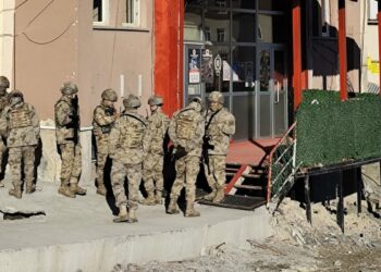 Uyuşturucu operasyonunda biri başkomiser 4 kişi tutuklandı