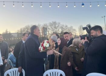 Ömer Çelik, öğrencilerle iftarda buluştu