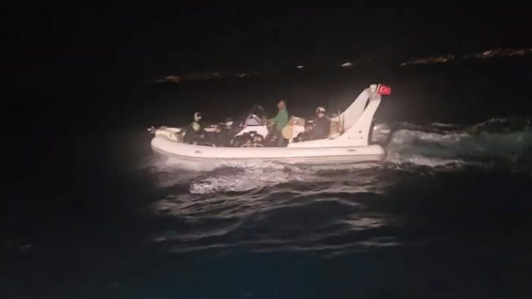 Bodrum’da 21 kaçak göçmen ve 1 göçmen kaçakçısı şüphelisi yakalandı