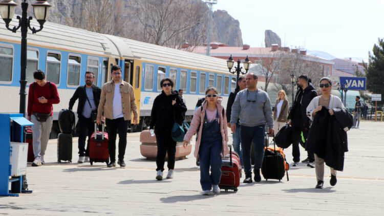 İran’a saldırı Van turizmini etkiledi; otellerdeki doluluk yüzde 10'a düştü