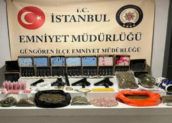 Güngören'de eve uyuşturucu operasyonu: 3 şüpheli tutuklandı