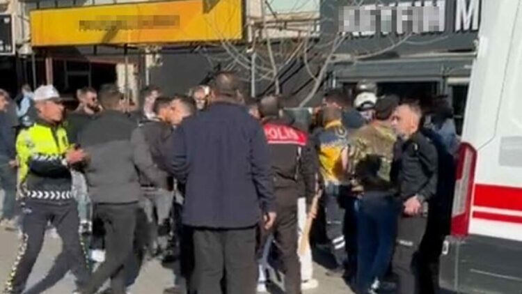 Manisa'da bıçaklı kavga: 2 ölü, 1 yaralı