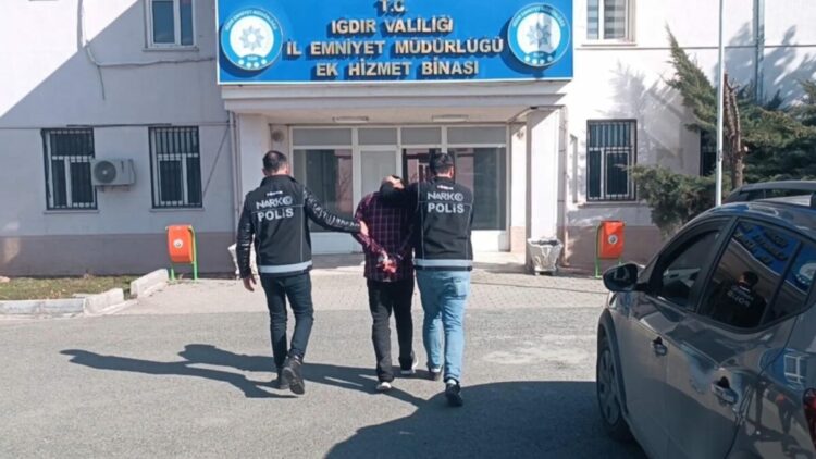 20 yıl hapisle aranan hükümlü İran’dan Türkiye’ye kaçak girerken yakalandı