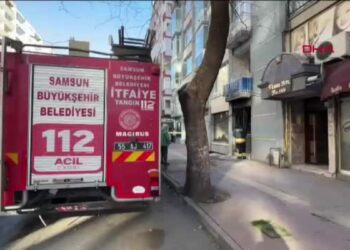 Komşusu ile tartışıp, kendi evini yaktı