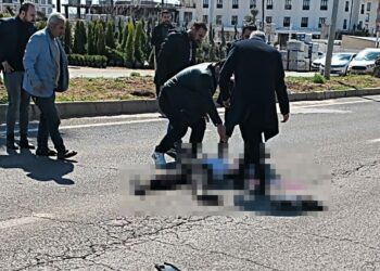 Mardin'de hafif ticari aracın çarptığı yaya ağır yaralandı