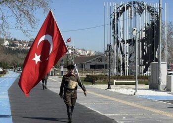 Şehitler için 8 yıldır İstanbul'dan Çanakkale'ye yürüyor