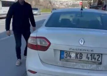Avcılar'da sürücülerin trafik kavgası kamerada